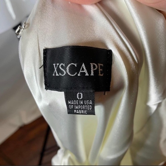 Xscape Elegant White Gown - Picture 9 of 9